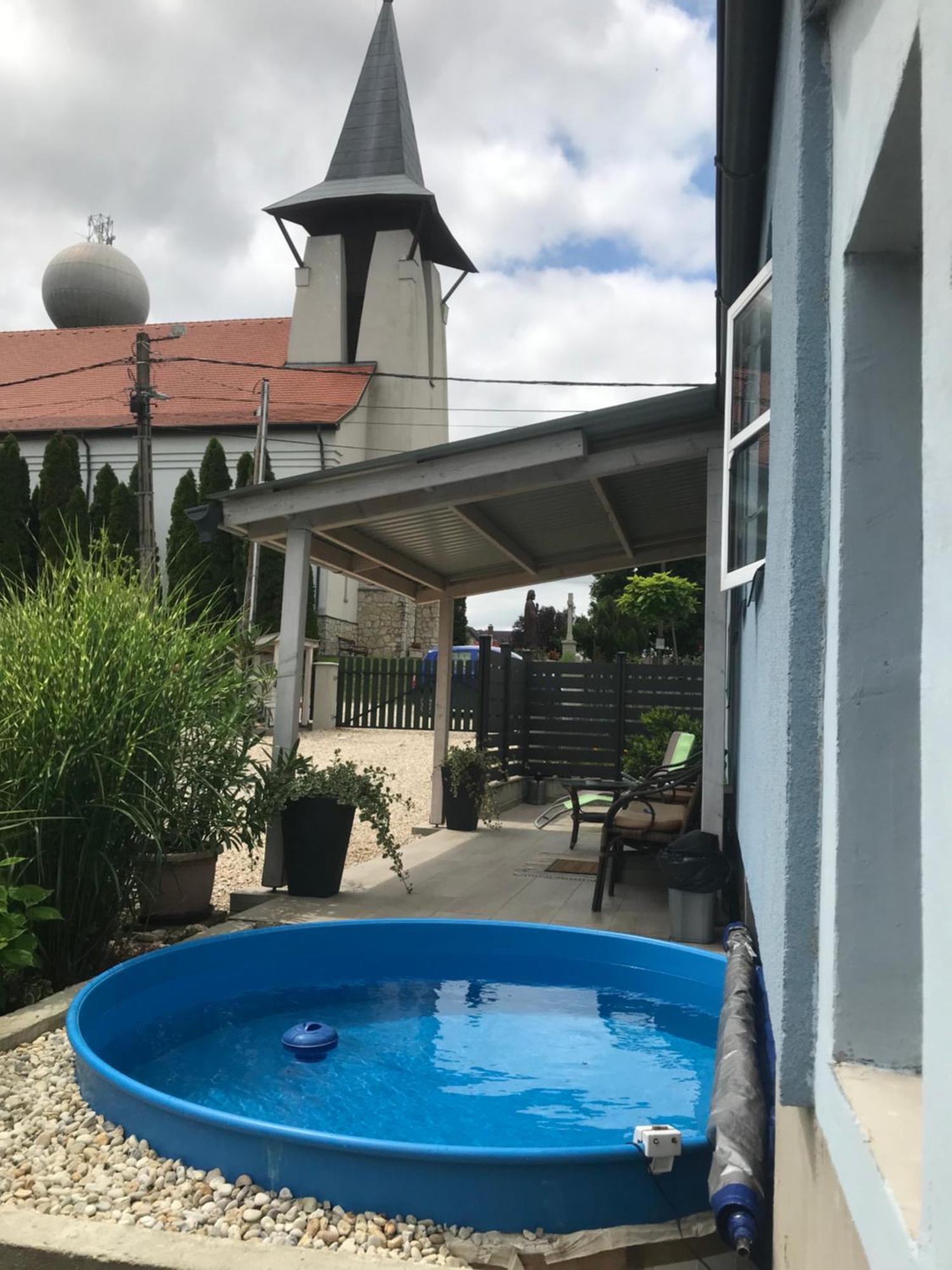 Apartmán Kisvakond Vendeghaz Jeno Exteriér fotografie